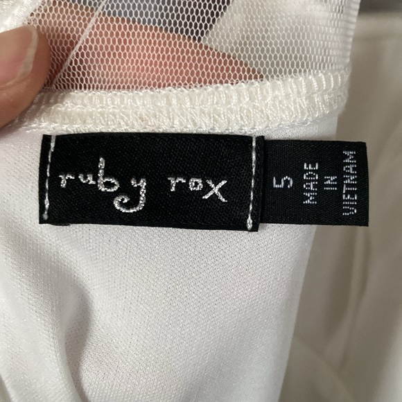 Formal dress from Macy’s size 5 NWT - Picture 4 of 9